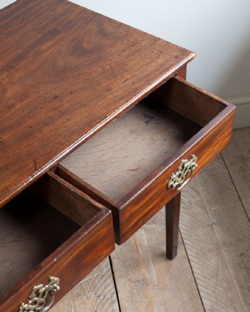 GOOD QUALITY GEORGIAN MAHOGANY SIDE TABLE - ADDITIONAL PHOTO 3
