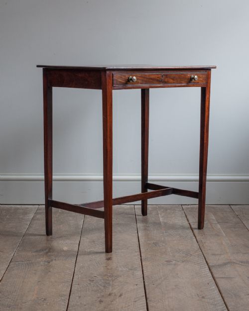 georgian mahogany side table - CATEGORY: ANTIQUE TABLES - DATED 19TH CENTURY