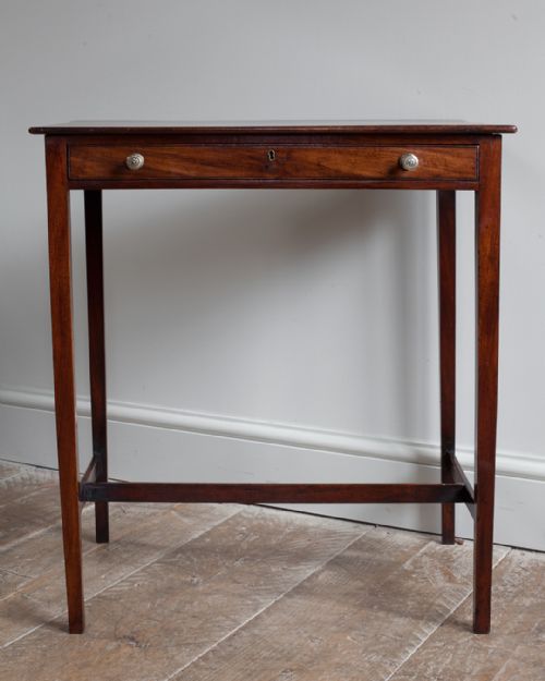 GEORGIAN MAHOGANY SIDE TABLE - ADDITIONAL PHOTO 2