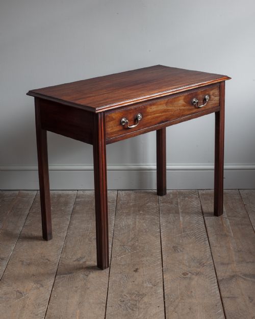 GEORGIAN MAHOGANY SIDE TABLE OF GOOD COLOUR - ADDITIONAL PHOTO 1