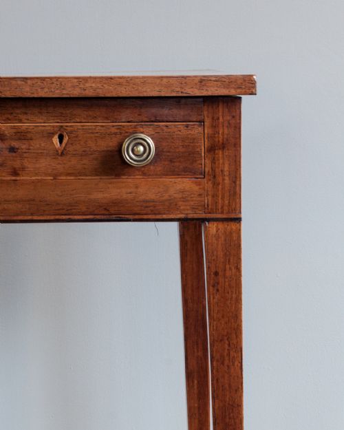 AN ELEGANT LATE 18TH CENTURY ROSEWOOD READING TABLE - ADDITIONAL PHOTO 2