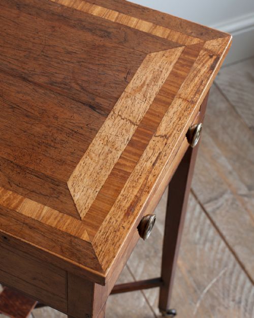 AN ELEGANT LATE 18TH CENTURY ROSEWOOD READING TABLE - ADDITIONAL PHOTO 5