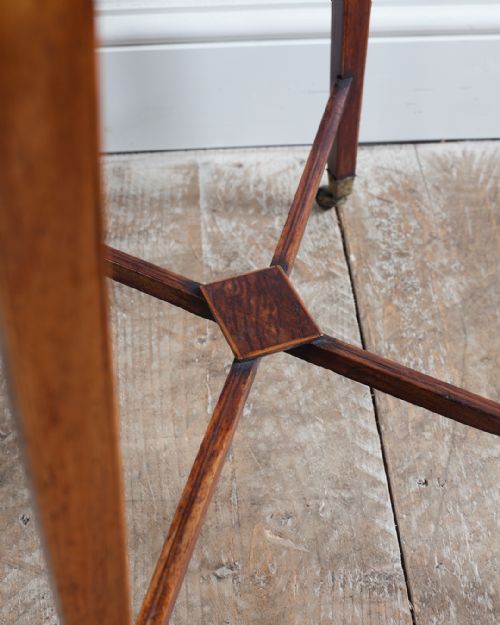 AN ELEGANT LATE 18TH CENTURY ROSEWOOD READING TABLE - ADDITIONAL PHOTO 6