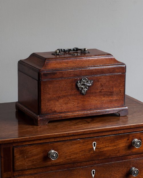 george iii mahogany tea caddy - CATEGORY: ANTIQUE BOXES - DATED 18TH CENTURY