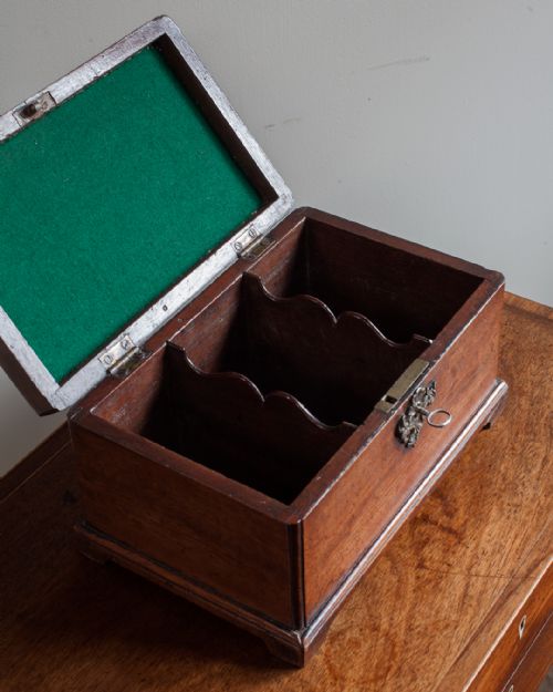 GEORGE III MAHOGANY TEA CADDY - ADDITIONAL PHOTO 4