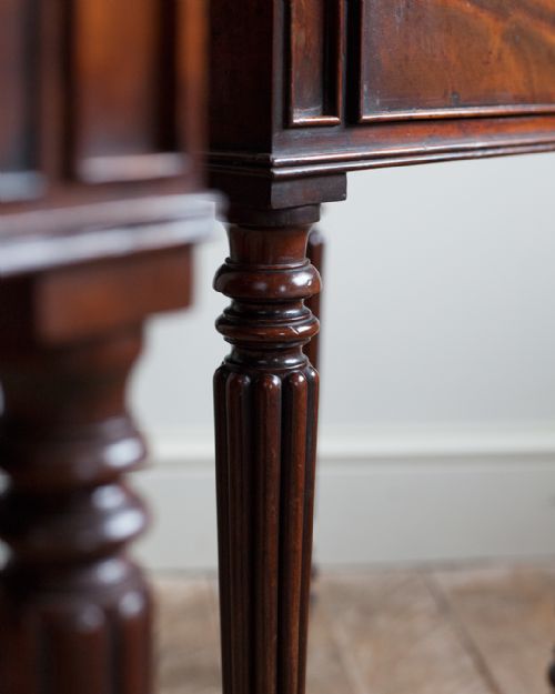PAIR OF FINE QUALITY REGENCY NIGHTSTANDS - ADDITIONAL PHOTO 6