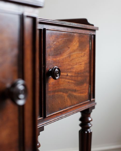PAIR OF FINE QUALITY REGENCY NIGHTSTANDS - ADDITIONAL PHOTO 8