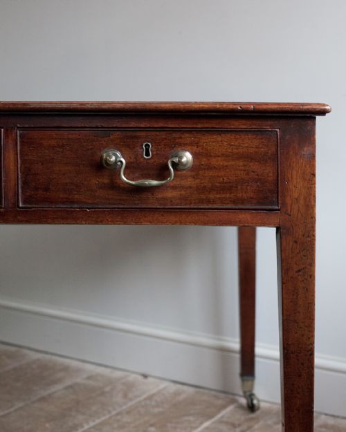 GEORGE II MAHOGANY LIBRARY TABLE - ADDITIONAL PHOTO 4