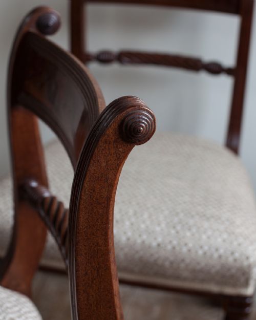 FINE QUALITY SET OF 10 REGENCY MAHOGANY DINING CHAIRS - ADDITIONAL PHOTO 6