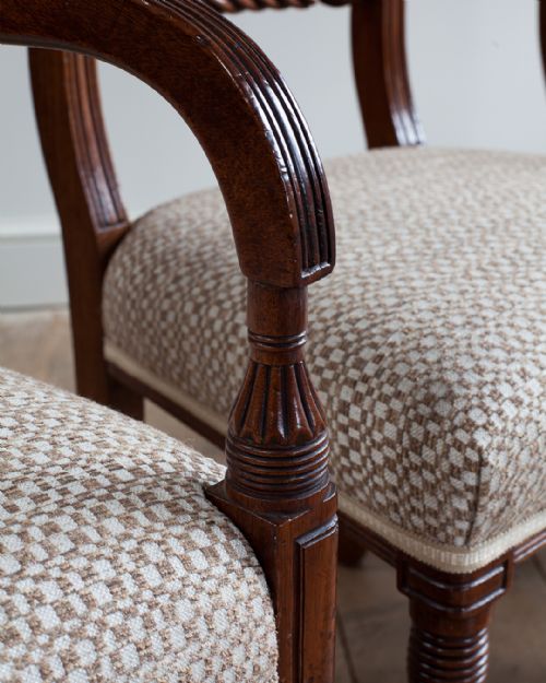 FINE QUALITY SET OF 10 REGENCY MAHOGANY DINING CHAIRS - ADDITIONAL PHOTO 7