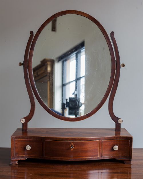 GEORGIAN MAHOGANY SERPENTINE TOILET MIRROR - ADDITIONAL PHOTO 1