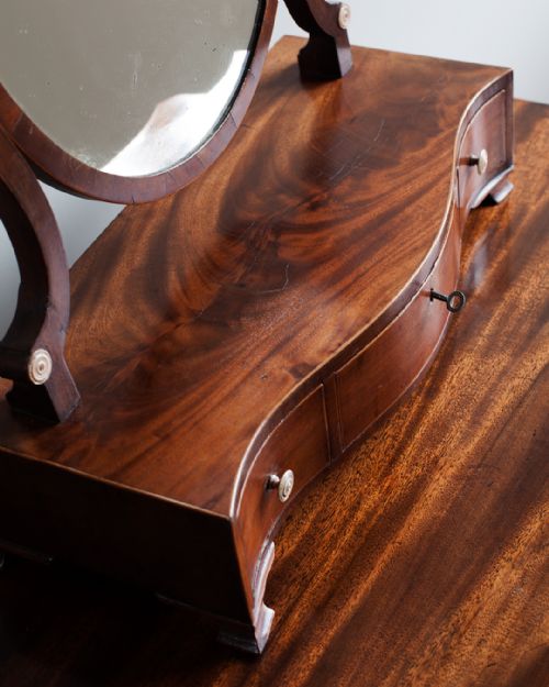 GEORGIAN MAHOGANY SERPENTINE TOILET MIRROR - ADDITIONAL PHOTO 2
