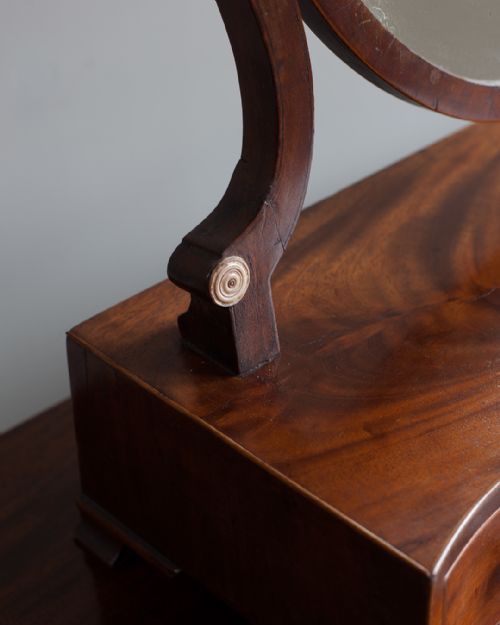 GEORGIAN MAHOGANY SERPENTINE TOILET MIRROR - ADDITIONAL PHOTO 3