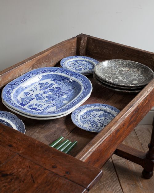 EARLY 18TH CENTURY OAK REFECTORY TABLE - ADDITIONAL PHOTO 6