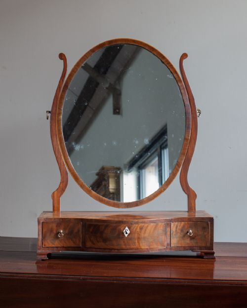 GEORGIAN MAHOGANY SERPENTINE TOILET MIRROR - ADDITIONAL PHOTO 2