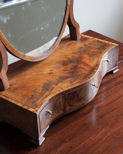 GEORGIAN MAHOGANY SERPENTINE TOILET MIRROR - ADDITIONAL PHOTO 4