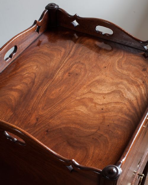 GEORGE III MAHOGANY TRAY TOP COMMODE - ADDITIONAL PHOTO 3