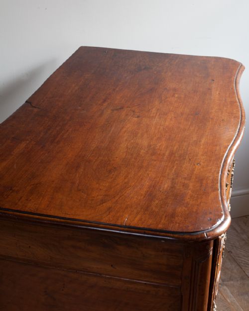 FRENCH LATE 18TH CENTURY WALNUT SERPENTINE COMMODE - ADDITIONAL PHOTO 8