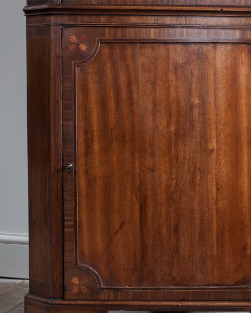 GEORGE III MAHOGANY FLOOR STANDING CORNER CUPBOARD - ADDITIONAL PHOTO 2