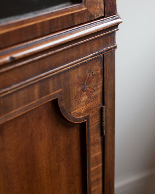 GEORGE III MAHOGANY FLOOR STANDING CORNER CUPBOARD - ADDITIONAL PHOTO 6