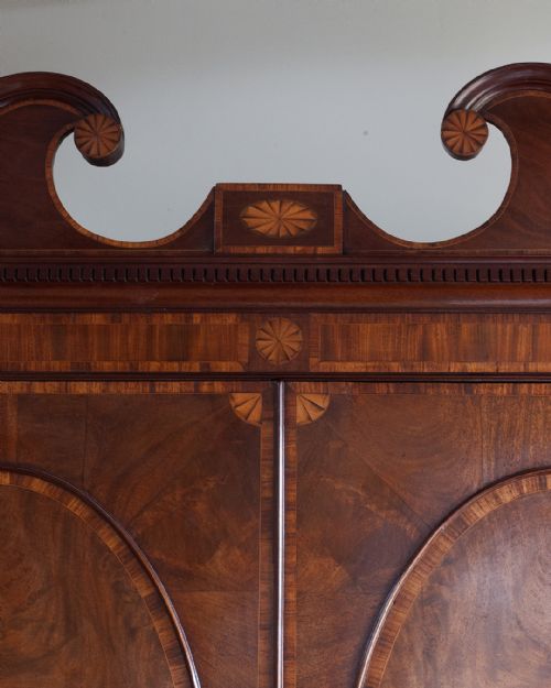GEORGE III MAHOGANY LINEN PRESS - ADDITIONAL PHOTO 4
