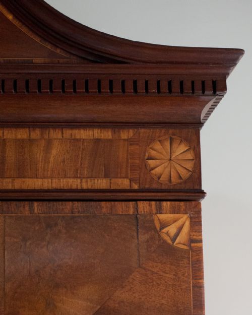 GEORGE III MAHOGANY LINEN PRESS - ADDITIONAL PHOTO 5