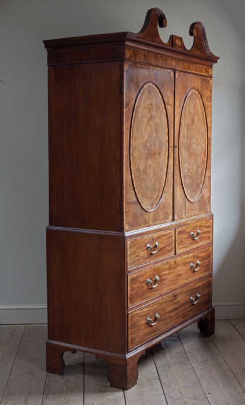 GEORGE III MAHOGANY LINEN PRESS - ADDITIONAL PHOTO 9