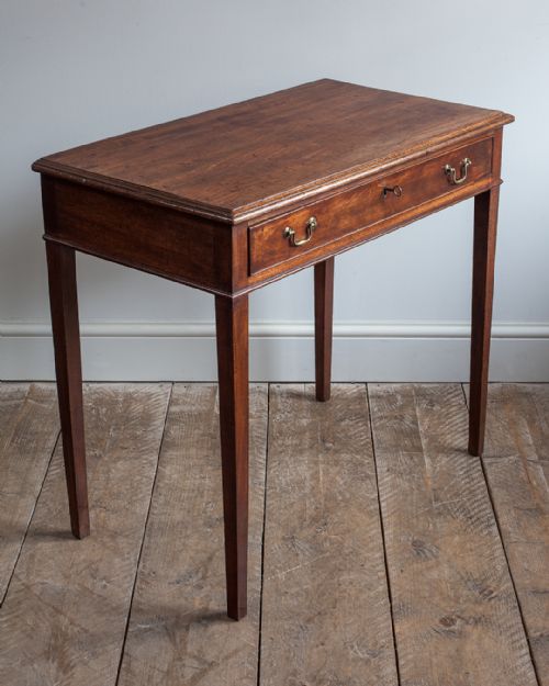 GEORGE III MAHOGANY SIDE TABLE OF GOOD COLOUR - ADDITIONAL PHOTO 1