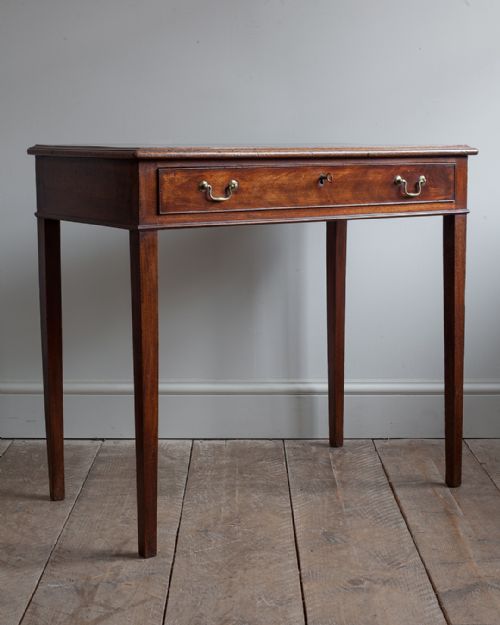 GEORGE III MAHOGANY SIDE TABLE OF GOOD COLOUR - ADDITIONAL PHOTO 2