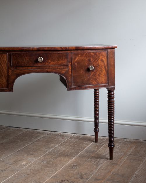 REGENCY MAHOGANY BOWFRONT DRESSING TABLE - ADDITIONAL PHOTO 2