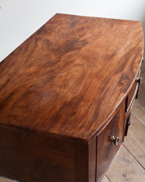 REGENCY MAHOGANY BOWFRONT DRESSING TABLE - ADDITIONAL PHOTO 3