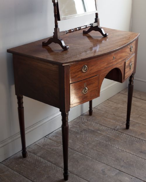 REGENCY MAHOGANY BOWFRONT KNEEHOLE DRESSING TABLE - ADDITIONAL PHOTO 4