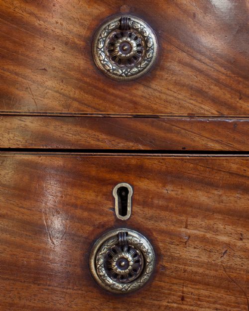 REGENCY MAHOGANY BOWFRONT KNEEHOLE DRESSING TABLE - ADDITIONAL PHOTO 7