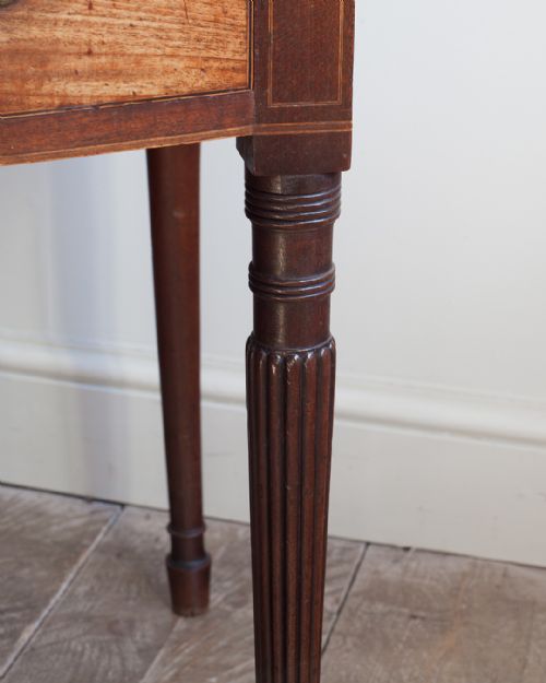 REGENCY MAHOGANY BOWFRONT KNEEHOLE DRESSING TABLE - ADDITIONAL PHOTO 8