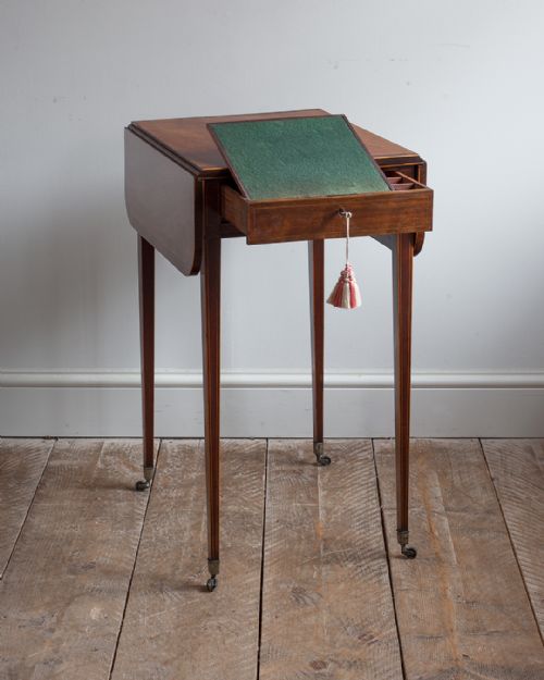 SHERATON PERIOD MAHOGANY WORK WRITING TABLE - ADDITIONAL PHOTO 1