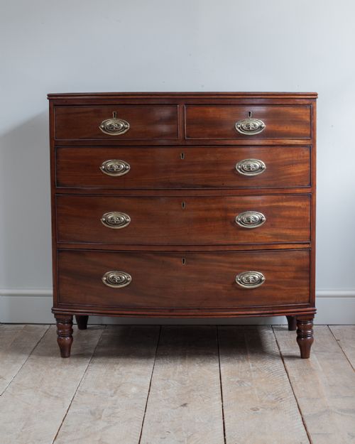 GEORGE IV MAHOGANY BOWFRONT CHEST OF DRAWERS - ADDITIONAL PHOTO 1