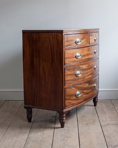 GEORGE IV MAHOGANY BOWFRONT CHEST OF DRAWERS - ADDITIONAL PHOTO 2