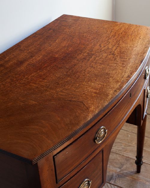 GEORGIAN MAHOGANY BOWFRONT DRESSING TABLE - ADDITIONAL PHOTO 3