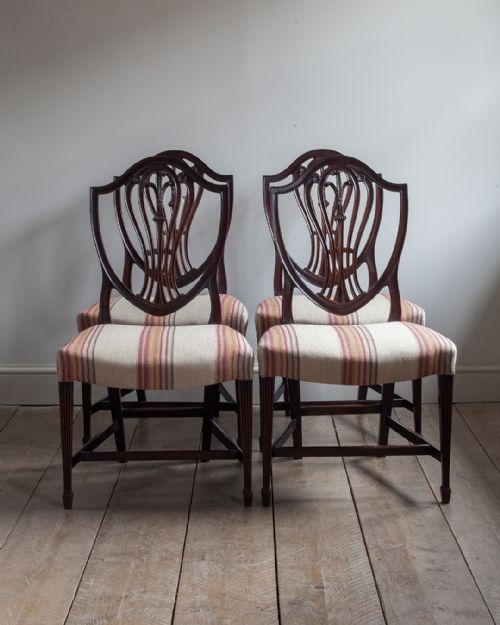 SET OF FOUR GEORGE III MAHOGANY DINING CHAIRS - ADDITIONAL PHOTO 1