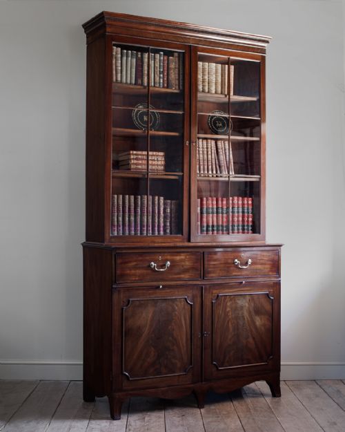 LARGE GEORGIAN MAHOGANY LIBRARY BOOKCASE - ADDITIONAL PHOTO 2