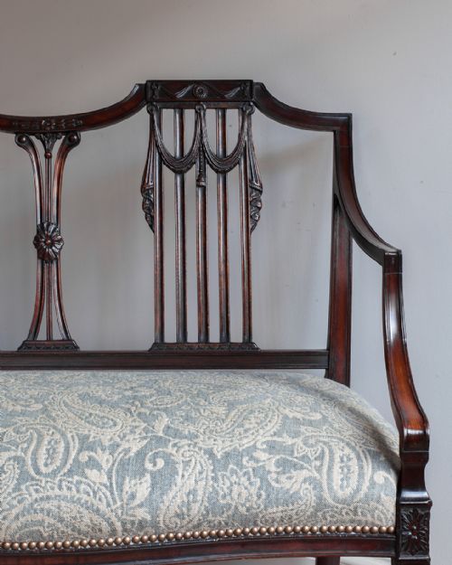 SUPERB 19TH CENTURY MAHOGANY SETTEE - ADDITIONAL PHOTO 8