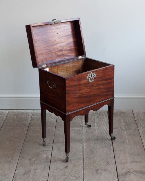 GEORGE III MAHOGANY CELLARET - ADDITIONAL PHOTO 6