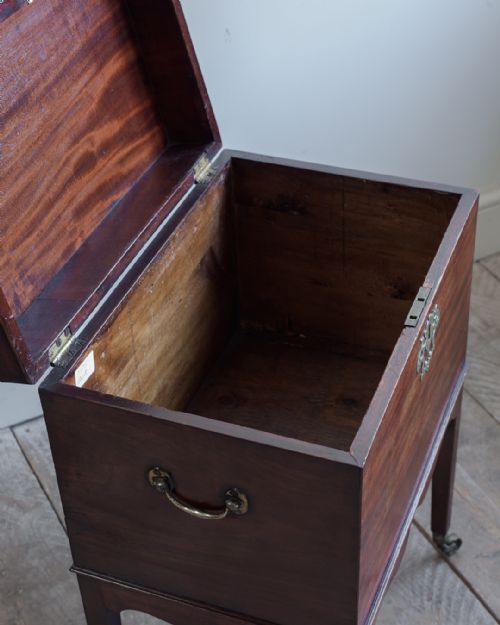 GEORGE III MAHOGANY CELLARET - ADDITIONAL PHOTO 7
