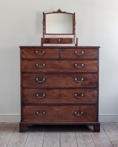 GEORGE III MAHOGANY CHEST OF DRAWERS - ADDITIONAL PHOTO 1