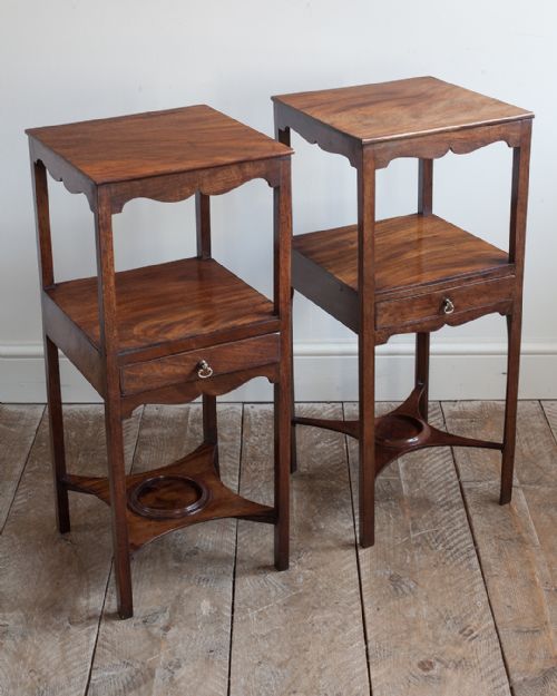 PAIR OF GEORGIAN BEDSIDE TABLES - ADDITIONAL PHOTO 1