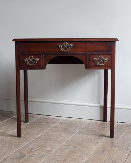 GEORGE III MAHOGANY LOWBOY - ADDITIONAL PHOTO 1