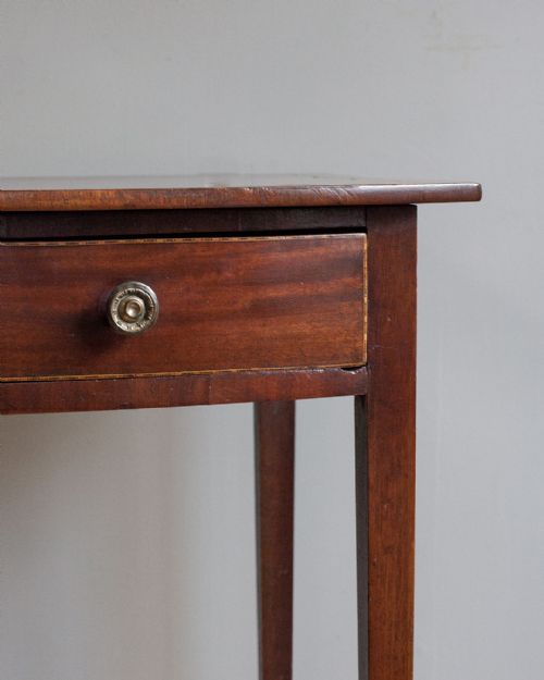 GEORGE III MAHOGANY BOWFRONT SIDE TABLE - ADDITIONAL PHOTO 5