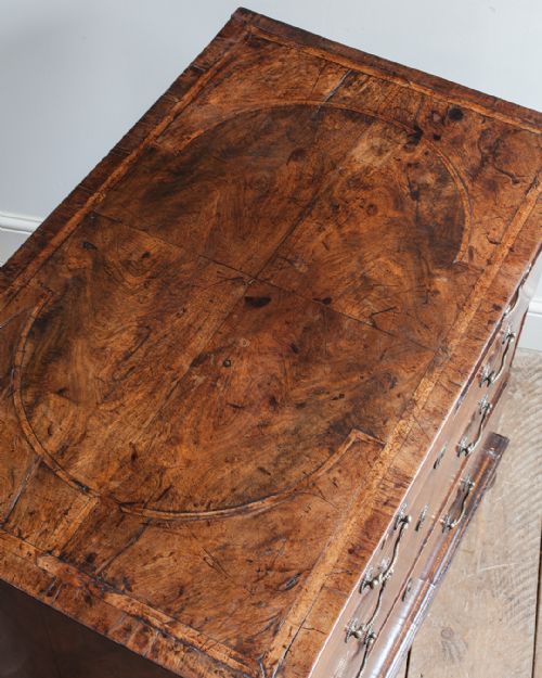 STUNNING WILLIAM MARY WALNUT CHEST OF DRAWERS - ADDITIONAL PHOTO 3