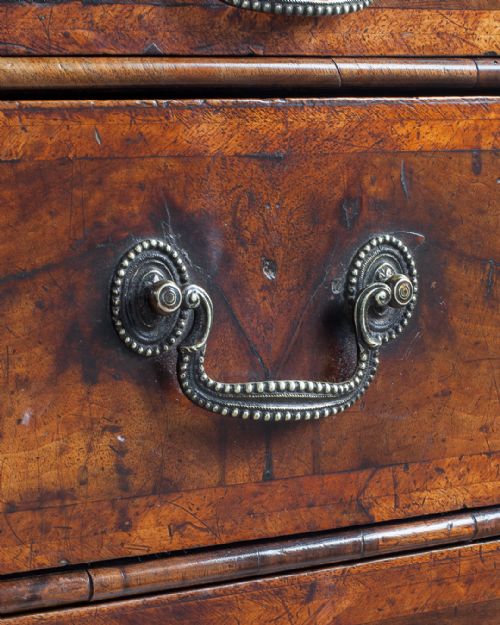 STUNNING WILLIAM MARY WALNUT CHEST OF DRAWERS - ADDITIONAL PHOTO 7