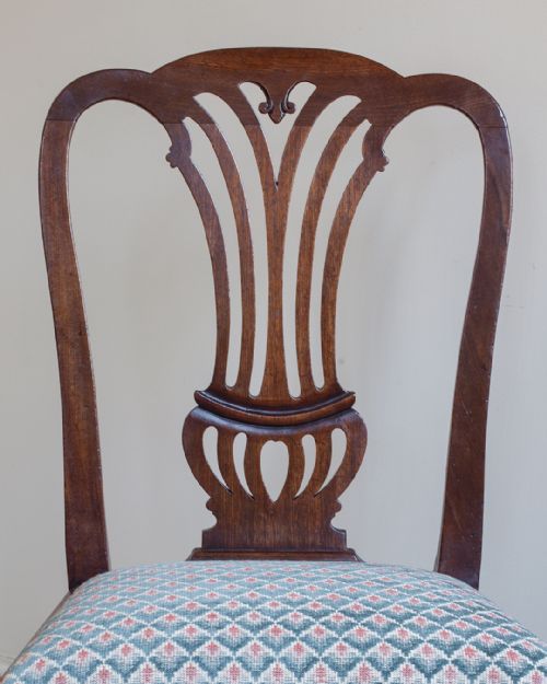 SET OF FOUR GEORGE III MAHOGANY DINING CHAIRS - ADDITIONAL PHOTO 1